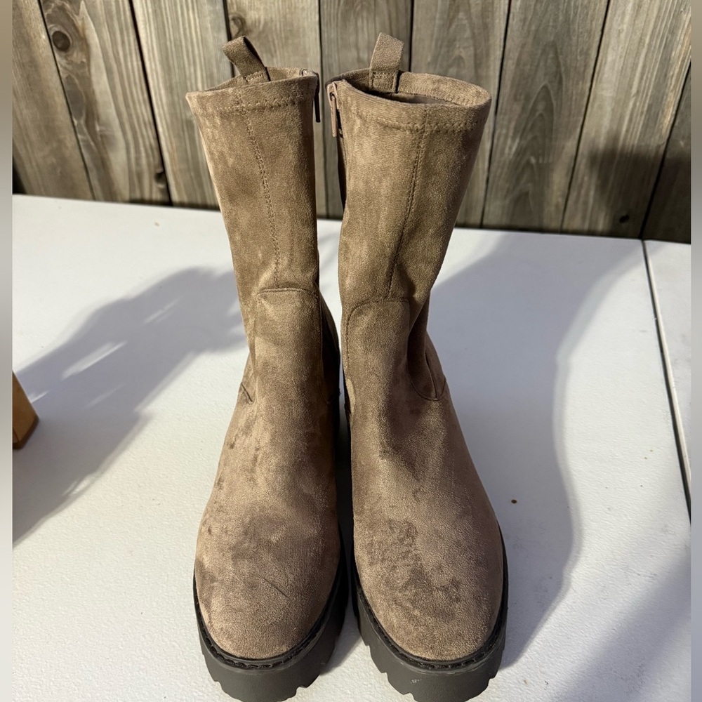 DV By Dolce Vita brown ankle boots